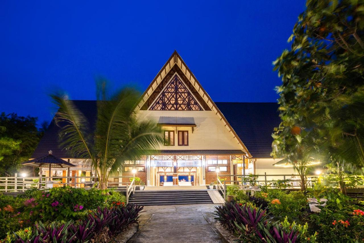 Sienna Resort Maratua Island Exterior photo